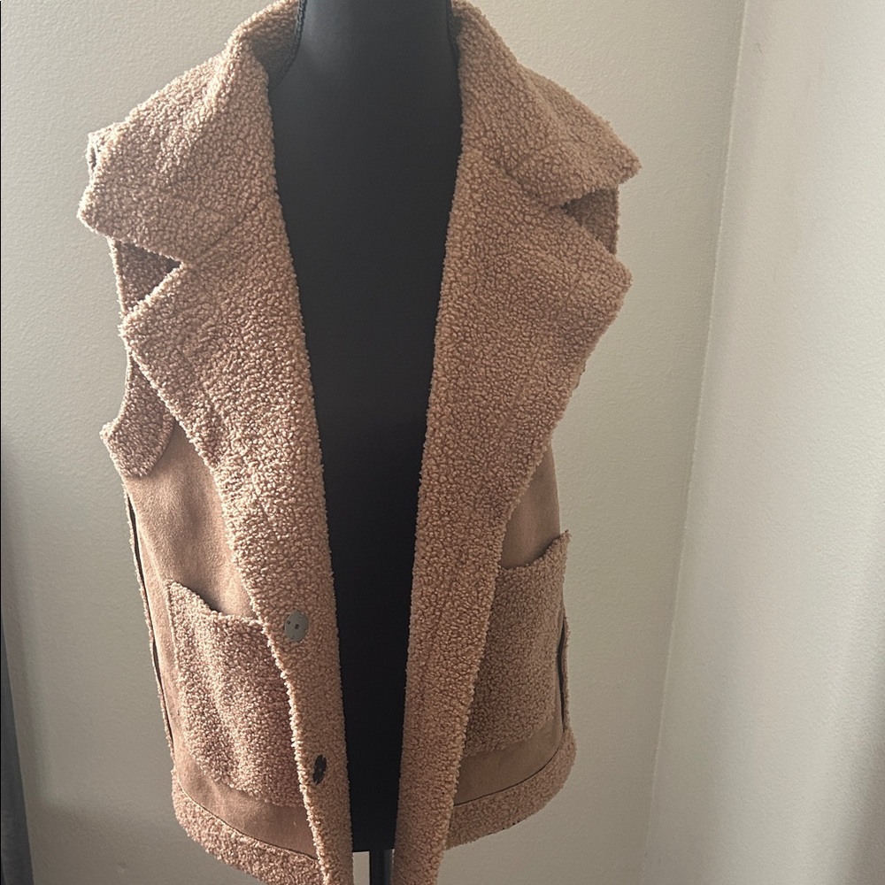 Women's Tan Sherpa Vest